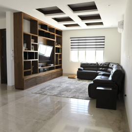 Crema-Venecia-Brillado---1-sala-de-tv-crema-venecia-brillado-casa-fresno